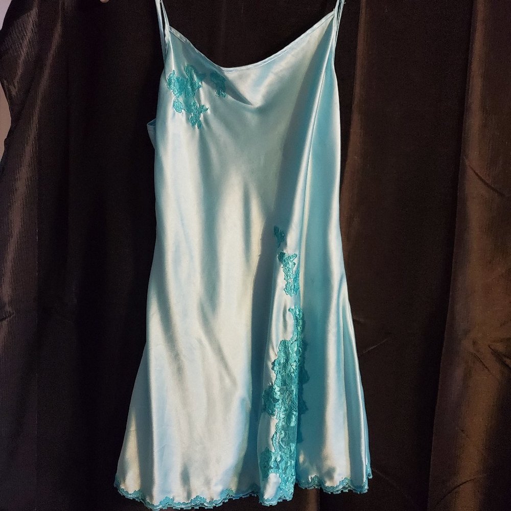 Chemise and robe